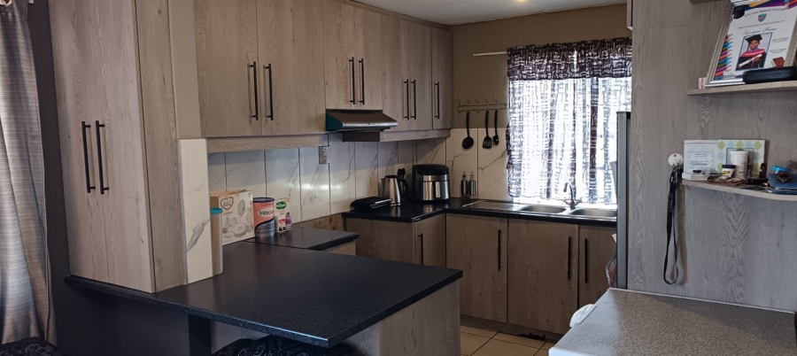 1 Bedroom Property for Sale in Avian Park Western Cape